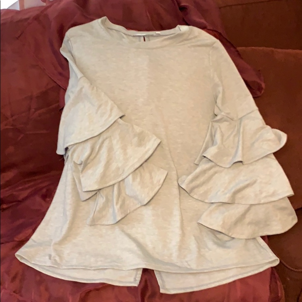 Belle arm split back top